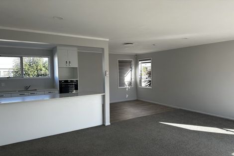 Photo of property in 5 Bluewater Place, Wattle Downs, Auckland, 2103