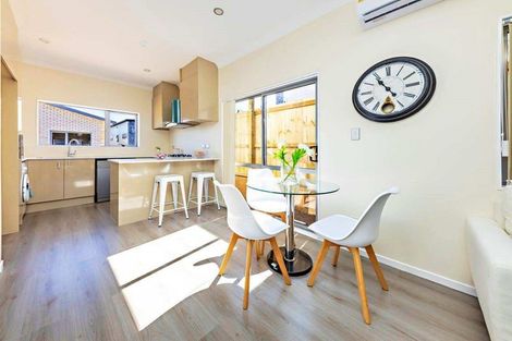 Photo of property in 49b Senator Drive, Manurewa, Auckland, 2105