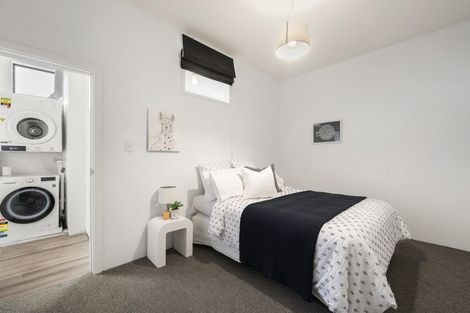 Photo of property in Endeavour Apartments, 18/125u Thorndon Quay, Pipitea, Wellington, 6011