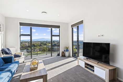 Photo of property in 99 Kakariki Grove, Waikanae, 5036