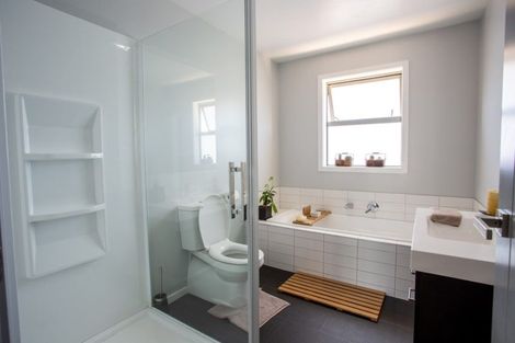 Photo of property in 6 Austin Reid Avenue, Carterton, 5713