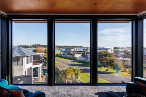 Photo of property in 6 Dawson Street, Foxton Beach, Foxton, 4815