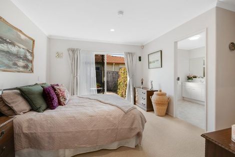 Photo of property in 25 Chesterfield Way, Orewa, 0931