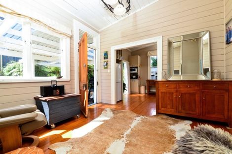 Photo of property in 8 Queen Street, Cambridge, 3434