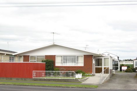 Photo of property in 3/6 Karamu Street, Strandon, New Plymouth, 4312