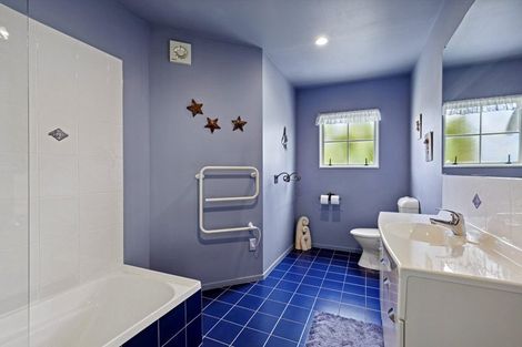 Photo of property in 3/24 Wernham Place, Northcote, Auckland, 0626