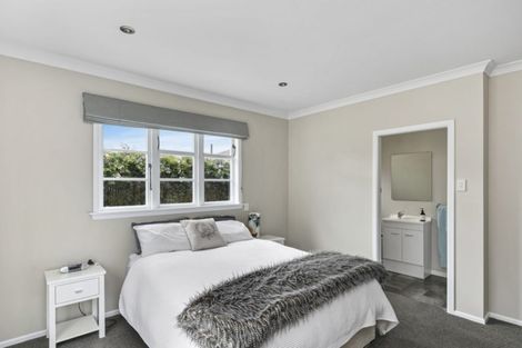 Photo of property in 30 Dr Taylor Terrace, Johnsonville, Wellington, 6037