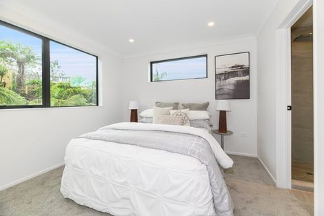 Photo of property in 11a/1 Falstone Lane, Browns Bay, Auckland, 0630