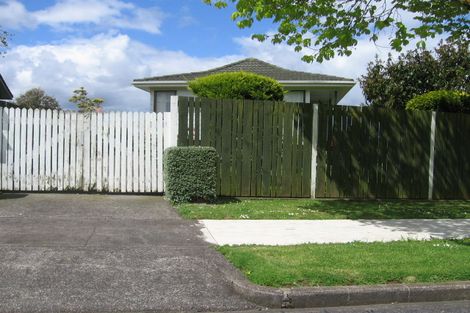 Photo of property in 4 Catkin Crescent, Papatoetoe, Auckland, 2025