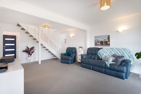 Photo of property in 1/24 Cambrian Street, Churton Park, Wellington, 6037