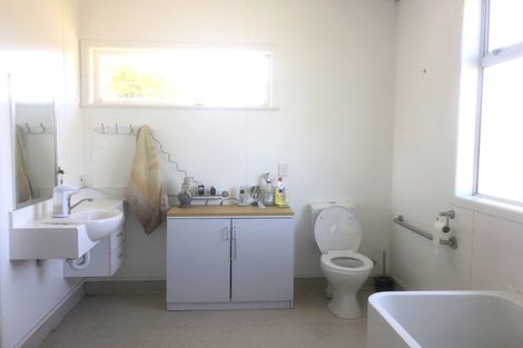 Photo of property in 6 Church Street, Waipawa, 4210