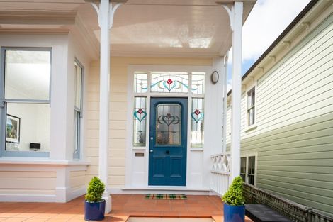 Photo of property in 33 Grove Road, Kelburn, Wellington, 6012