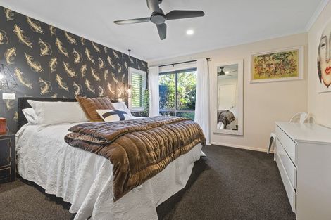 Photo of property in 10 Cooke Farm Grove, Waiwhakaiho, New Plymouth, 4312