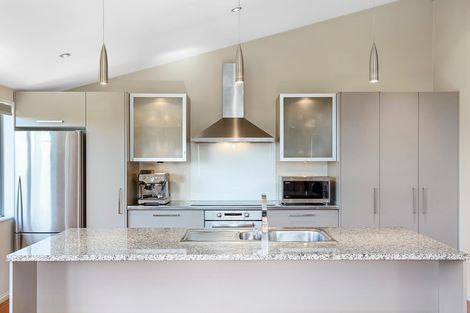 Photo of property in 186b Old Titirangi Road, Titirangi, Auckland, 0604