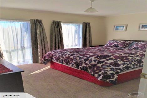 Photo of property in 37f2 Bould Street, Johnsonville, Wellington, 6037