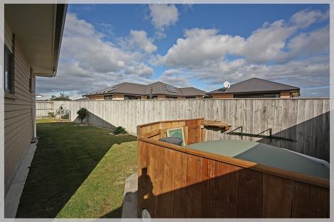 Photo of property in 25 Story Street, Foxton Beach, Foxton, 4815
