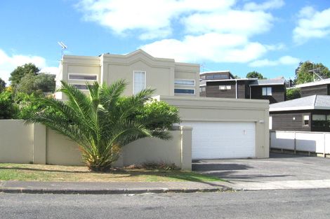 Photo of property in 2/21 Bevyn Street, Castor Bay, Auckland, 0620