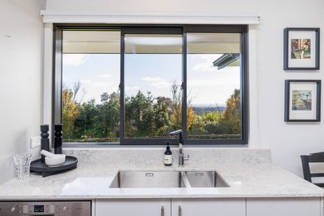 Photo of property in 12 Fleetwood Lane, Turitea, Palmerston North, 4472