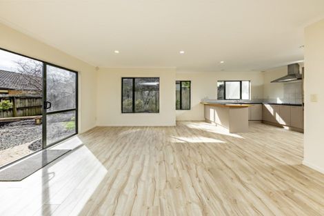 Photo of property in 89 Moyrus Crescent, East Tamaki Heights, Auckland, 2016