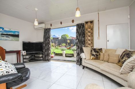 Photo of property in 153a/1 Te Atatu Road, Te Atatu South, Auckland, 0610