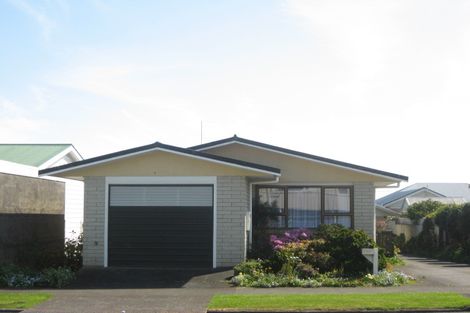 Photo of property in 1 Bulteel Street, New Plymouth, 4310