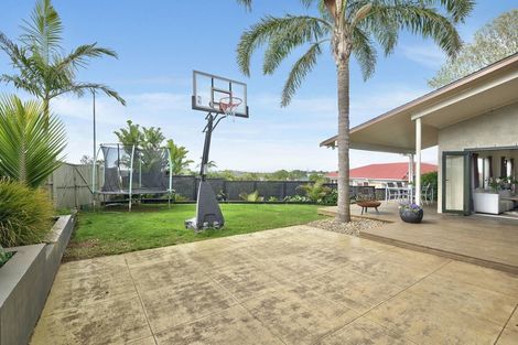 Photo of property in 66a Bradbury Road, Botany Downs, Auckland, 2010