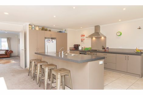 Photo of property in 8 Puketi Lane, Waiuku, 2123