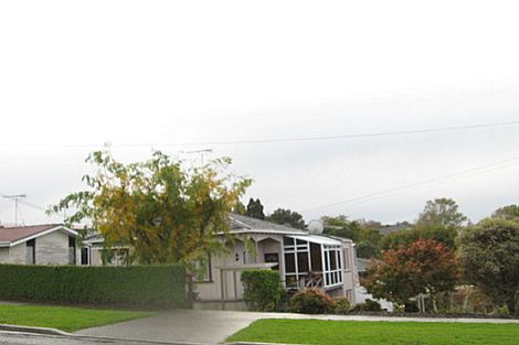 Photo of property in 30b Selwyn Road, Cockle Bay, Auckland, 2014