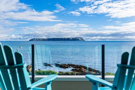 Photo of property in 24 Sunset Parade, Plimmerton, Porirua, 5026