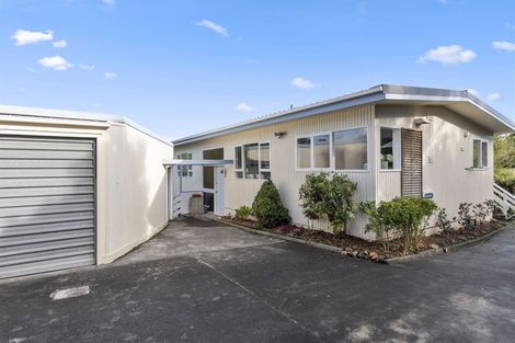 Photo of property in 40 Valley View Road, Glenfield, Auckland, 0629