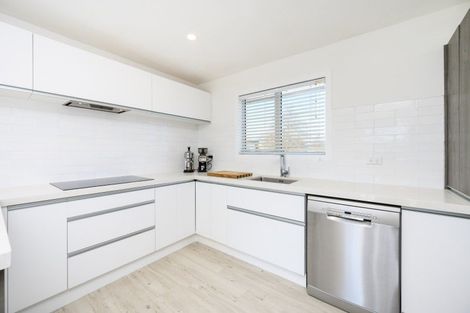 Photo of property in 10 Gladys Place, Kelvin Grove, Palmerston North, 4414