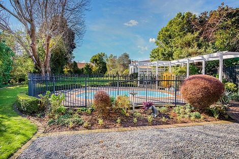 Photo of property in 27 Marina Grove, Hutt Central, Lower Hutt, 5010