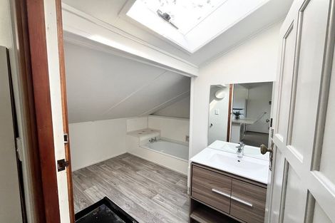 Photo of property in 36 Rangatira Road, Birkenhead, Auckland, 0626