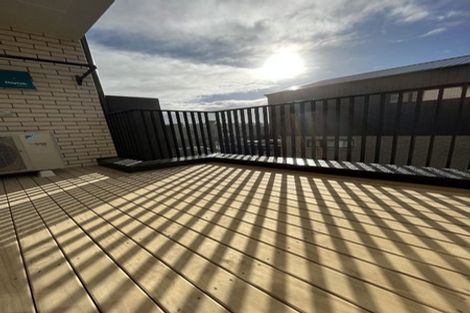 Photo of property in 4/28 Westgate Drive, Westgate, Auckland, 0614