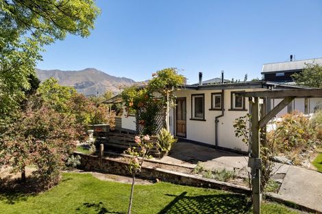 Photo of property in 2 Matai Road, Wanaka, 9305