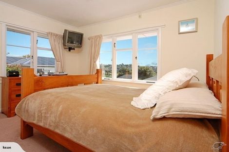 Photo of property in 1/74 Pupuke Road, Hillcrest, Auckland, 0627