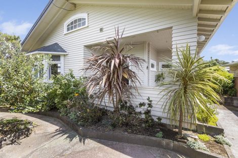 Photo of property in 96 Tukapa Street, Westown, New Plymouth, 4310