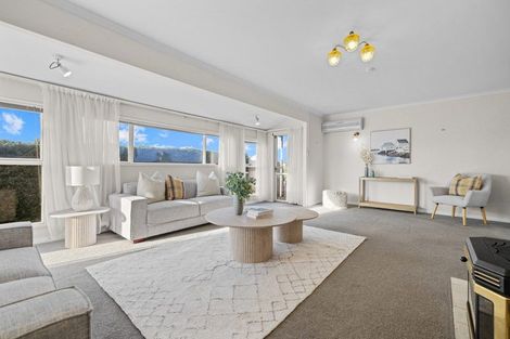 Photo of property in 96 Moncks Spur Road, Redcliffs, Christchurch, 8081