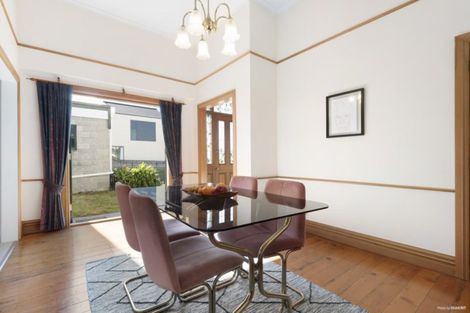Photo of property in 346 The Esplanade, Island Bay, Wellington, 6023