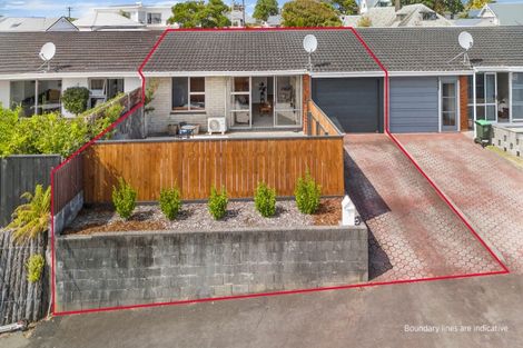 Photo of property in 9 Barrett Street, Westown, New Plymouth, 4310