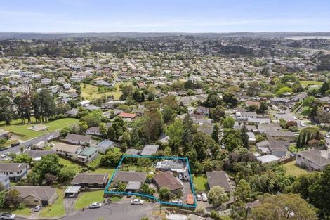 Photo of property in 8 Kilcar Place, Massey, Auckland, 0614