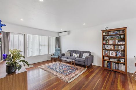 Photo of property in 2 May Avenue, Te Atatu South, Auckland, 0610