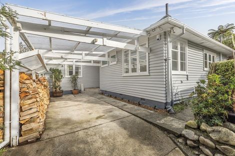Photo of property in 1 Sydenham Street, Northland, Wellington, 6012