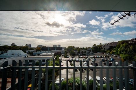 Photo of property in 3/2 Ruakiwi Road, Hamilton Lake, Hamilton, 3204