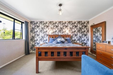 Photo of property in 36 Geneva Terrace, Kelvin Grove, Palmerston North, 4414