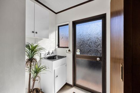 Photo of property in 1 Hawea Street, Merrilands, New Plymouth, 4312