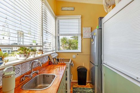 Photo of property in 72 Park Avenue, Waitarere Beach, Levin, 5510
