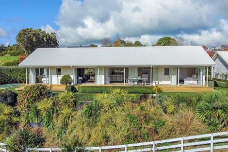 Photo of property in 167 Henwood Road, Paraite, New Plymouth, 4372