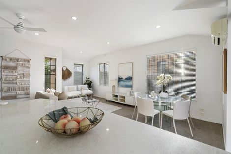 Photo of property in 4 Argyle Terrace, Milford, Auckland, 0620