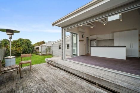 Photo of property in 208 Beach Haven Road, Beach Haven, Auckland, 0626